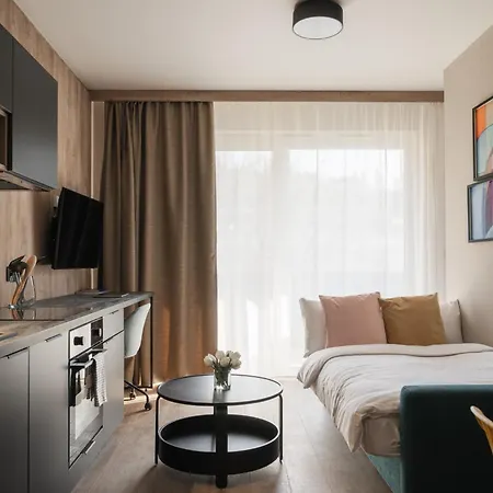 Avenue Apartment *